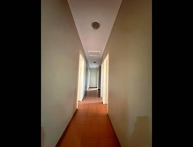5 BEDROOM FREESTANDING TO LET IN BEN FLEUR